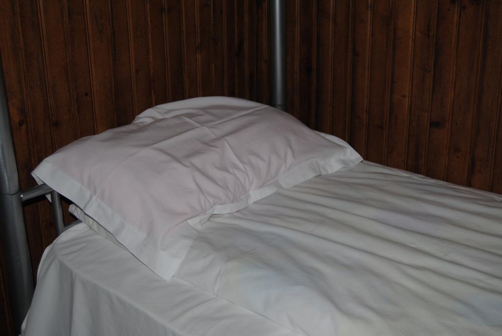 Cornul Vanatorului Bungalows Πιτέστι Δωμάτιο φωτογραφία